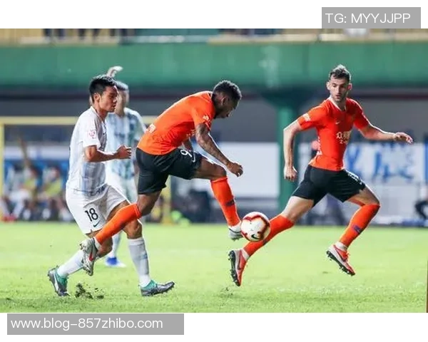 中超激战卓尔迎战富力争夺关键三分全力以赴展现球队实力